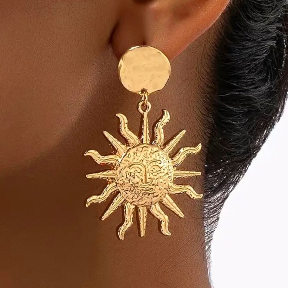 NEW! Sun Face Earrings